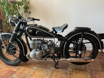 bmw R 51/3, r.v. 1951, veterán na bílých značkách