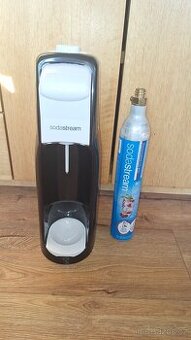 Sodastream včetně bombičky.