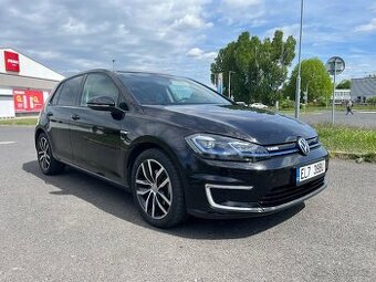 VW e-golf, 100 kW/35,8 kWh, TZ, TČ
