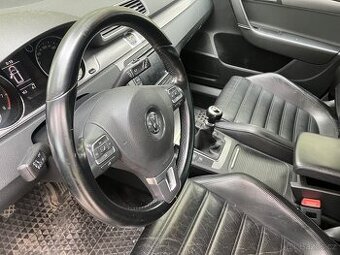 VW Passat B7 - Budíky