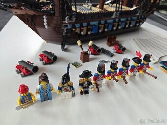 LEGO 10210 Imperial Flagship - 1