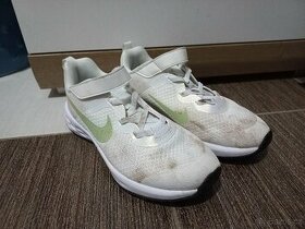 Dětské boty Nike, sálové, nutné vyčistit, vel.32
