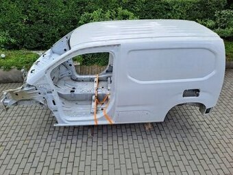 Výřez karoserie Peugeot Rifter Citroen Berlingo K9