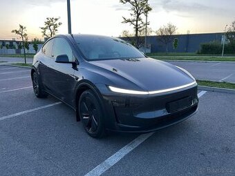 Tesla Model Y Long Range All-Wheel Drive/ DPH