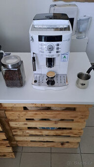 Automatický kávovar Delonghi Magnifica S