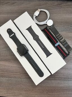 Apple Watch Series 6 44mm, Space Gray + řemínky zdarma