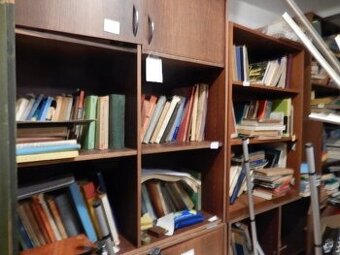 Knihy- větší množství, různé žánry, cena 10,-Kč za knihu