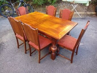 Prodám krásnou antik jídelní sestavu-stůl rozkládací+6 x žid