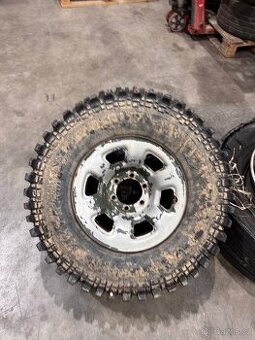 5x offroad pneu na disku Nissan 6x 139,7 285/76/16