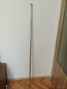 Teleskopická tyč, např. do koupelny