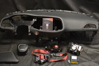 Dodge airbag palubní deska bezpečnostní pás