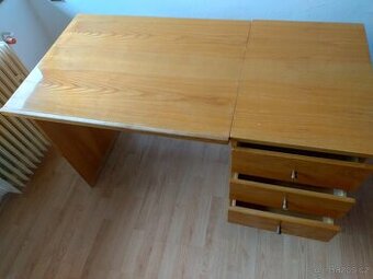 Psací stůl