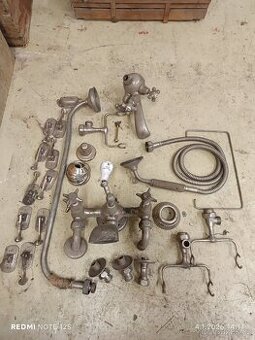 Historické vodovodní baterie, kohoutky, sifony,retro