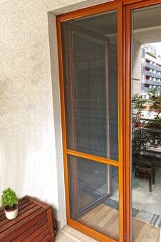 opravy sítě proti hmyzu do oken,teras,dveří apod. Žalúzie