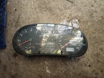 Budíky na Audi a3 1.6 benzín 74 kw 1998