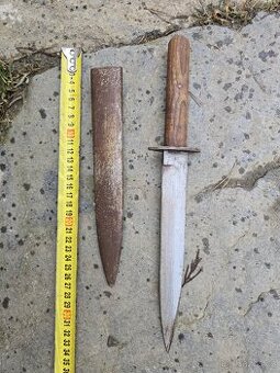 ÚTOČNÝ VOJENSKÝ NŮŽ MRKEV VZOR 1917 RAKOUSKO-UHERSKO