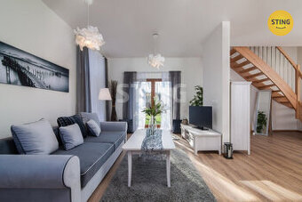 Pronájem rodinného domu 4+kk, 127004