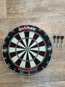 Winmau sisalový terč Diamond Plus včetně šipek