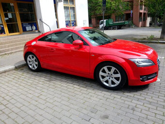 Audi TT2.0 Tfsi 2010 manuál S-Line