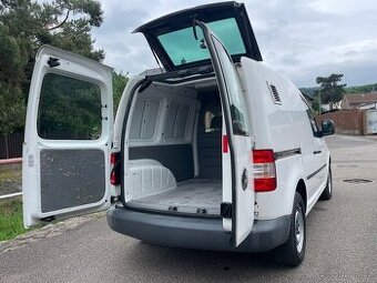 VW Caddy 1,9 TDi střešní okno