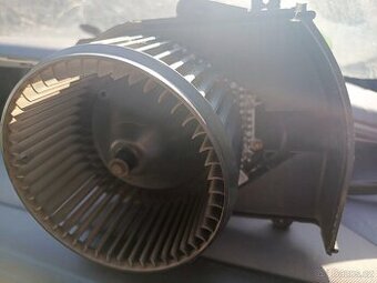 Prodám ventilátor topení na Peugeot 807