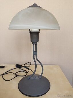 Stolní lampa, nefunkční
