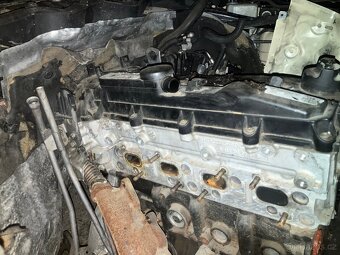 MERCEDES 2.2CDI Hlava válců motor 651 A6510101120