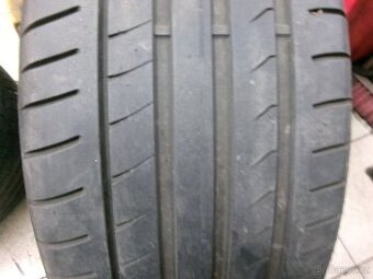 245/40 R17 DUNLOP (4,5mm) č.15400/b6