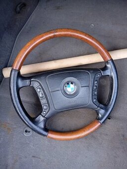 E38 volant - 1