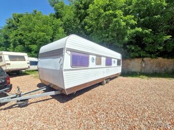 Velký karavan Hobby XXL