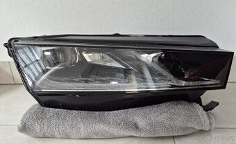 Pravý přední světlomet Škoda Octavia IV