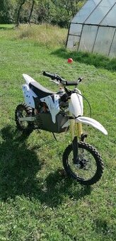 Elektrická motorka - pitbike