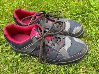 Dámské sportovní boty - QUECHUA, vel. 41-42