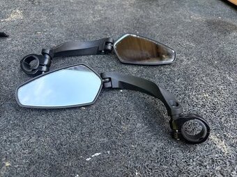 Zpětné zrcátka a brašna na elektro koloběžku