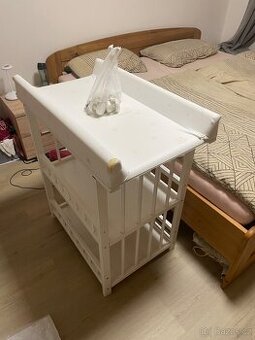 Přebalovací pult pojízdný