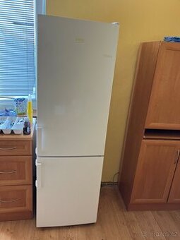 Lednice s mražákem Beko