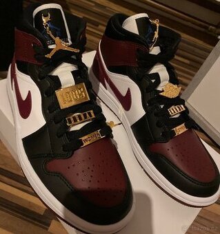 air jordan 1 mid beetrot