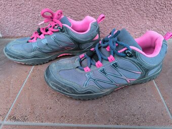 Dívčí MTB boty (nášlapy) č. 38