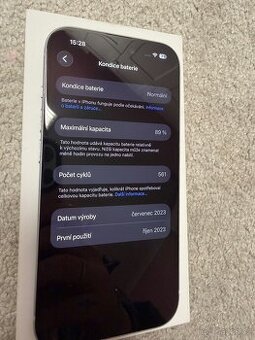 Apple iPhone 15 modrý