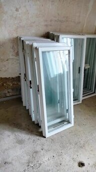 Stará kvalitní špaletová okna, masiv - mix rozměrů