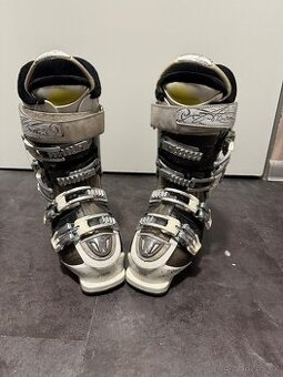 Lyžařské boty Atomic, velikost eur 37