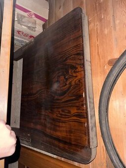 Starodávné postele 1930