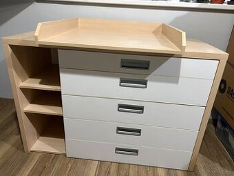 Přebalovací pult s komodou