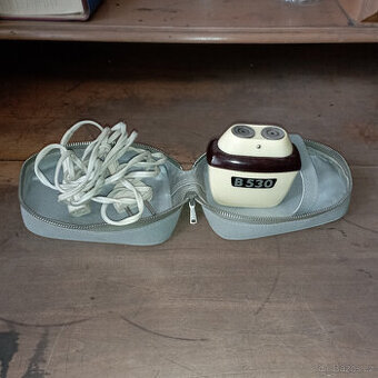 elektrický holící strojek cestovní