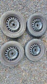 53. Sada letních pneu 195/65 r15 vč disků 5x112