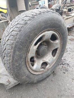 Suzuki Vitara 1998 zimní kola