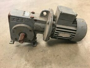 Motor s převodovkou