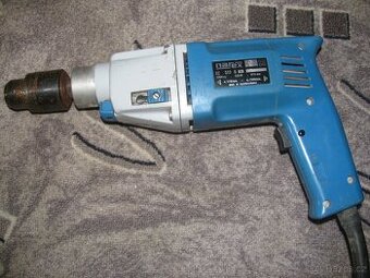 staré krabičky od cigaret, žvýkaček apod