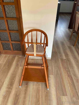 rozkládací dětská jídelní stolička