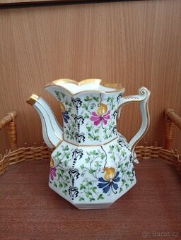 Porcelánová konvička